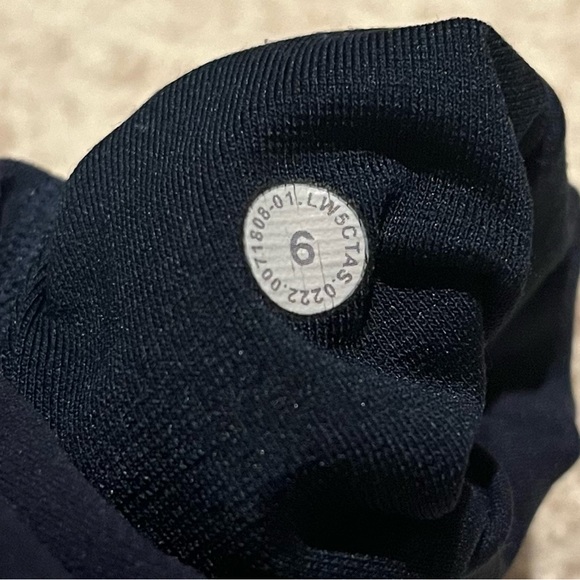 Lululemon true navy align leggings, size 6 - Picture 7 of 7